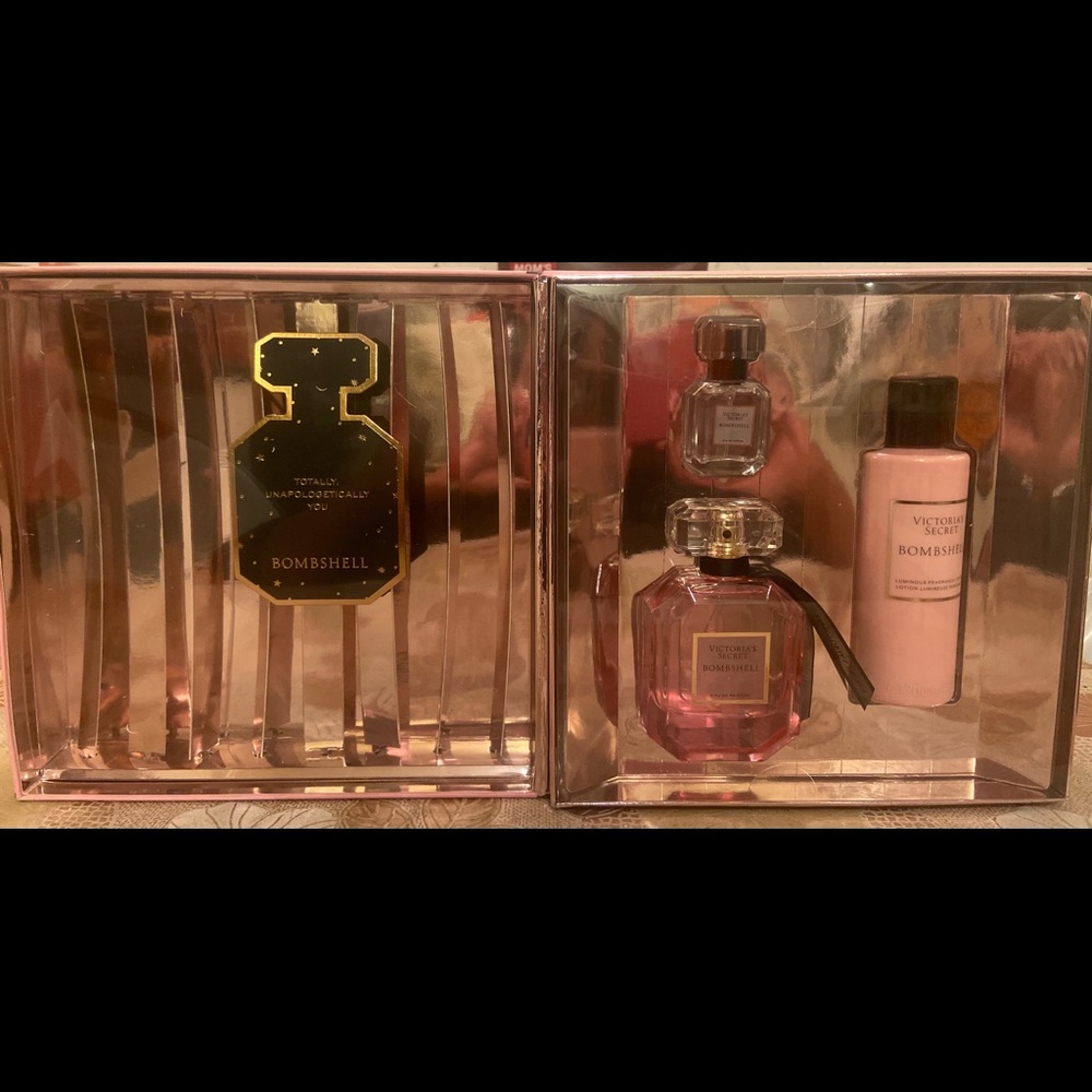Vs pink bombshell gift set
